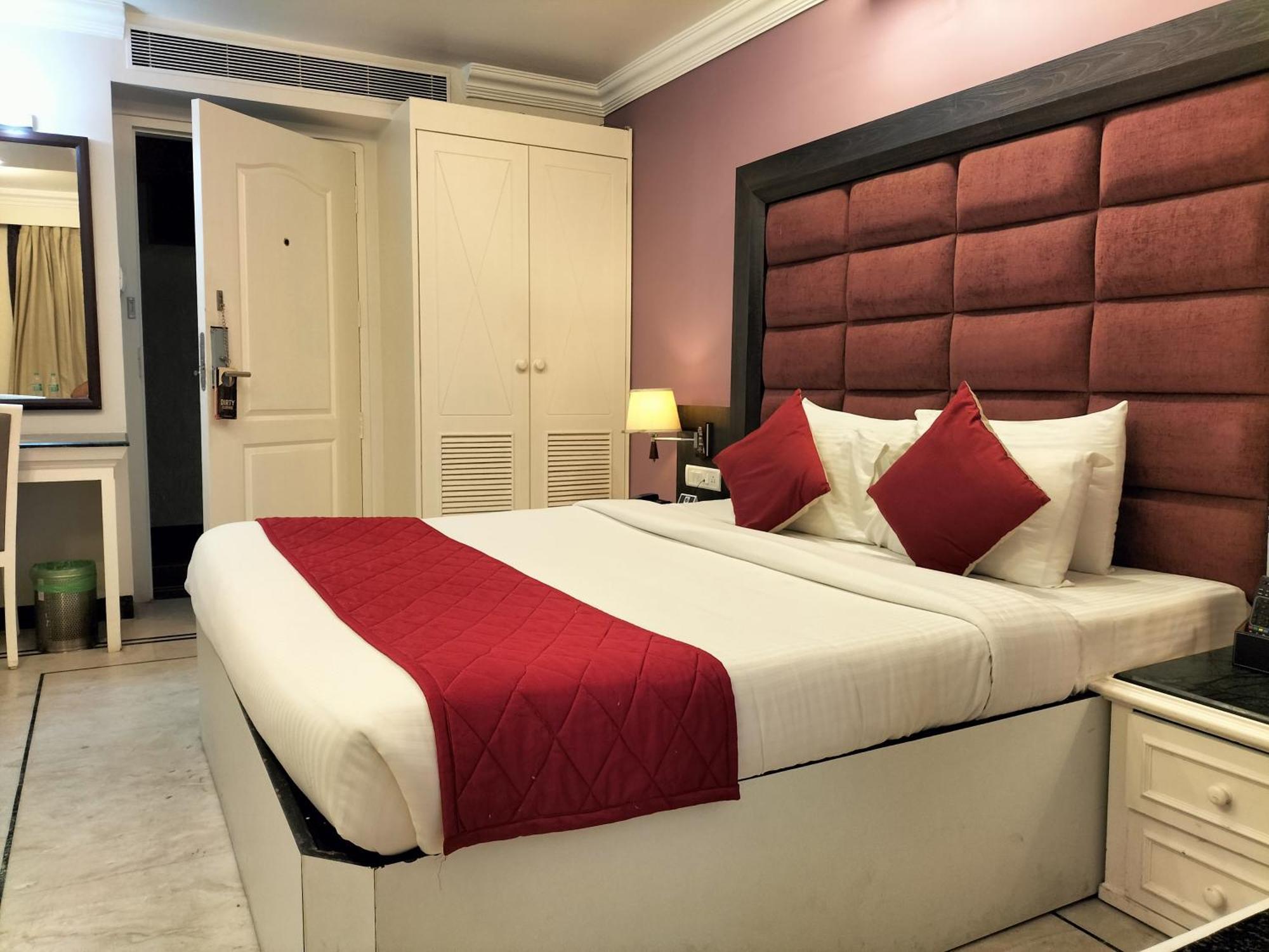 Zip By Spree Hotels Surabi International Vellore Exterior photo