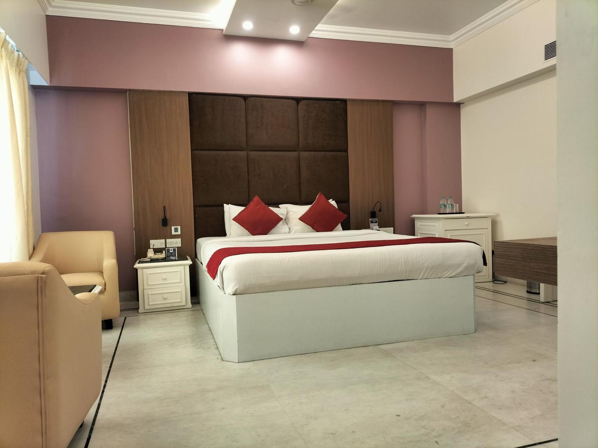 Zip By Spree Hotels Surabi International Vellore Exterior photo